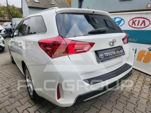 2015 Toyota AURIS
