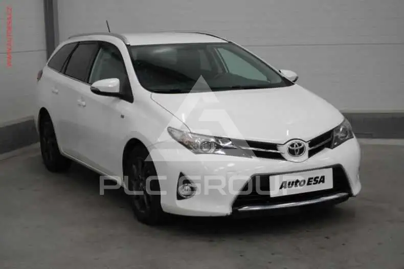 2015 Toyota AURIS