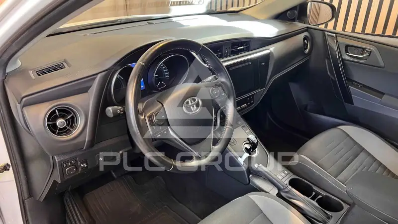 2015 Toyota AURIS
