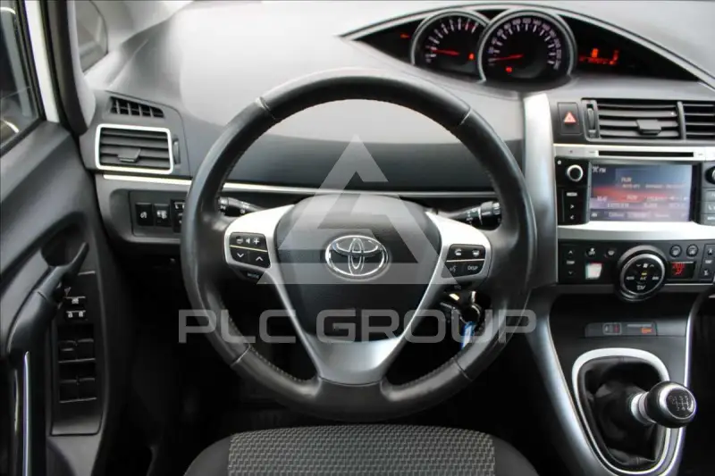 2015 Toyota VERSO
