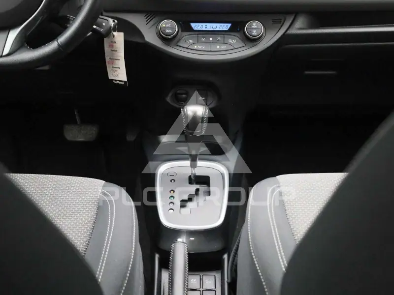 2015 Toyota YARIS