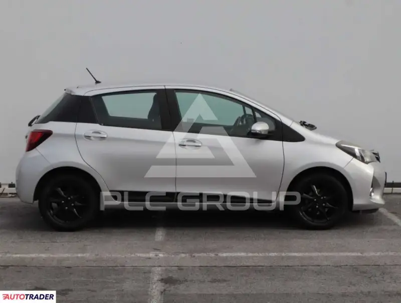 2015 Toyota YARIS