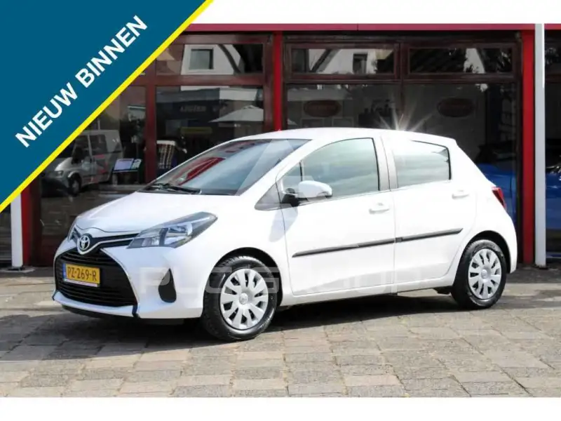 2015 Toyota YARIS