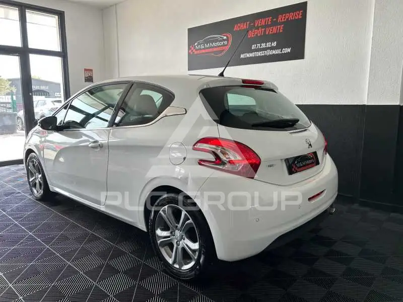 2015 Peugeot 208