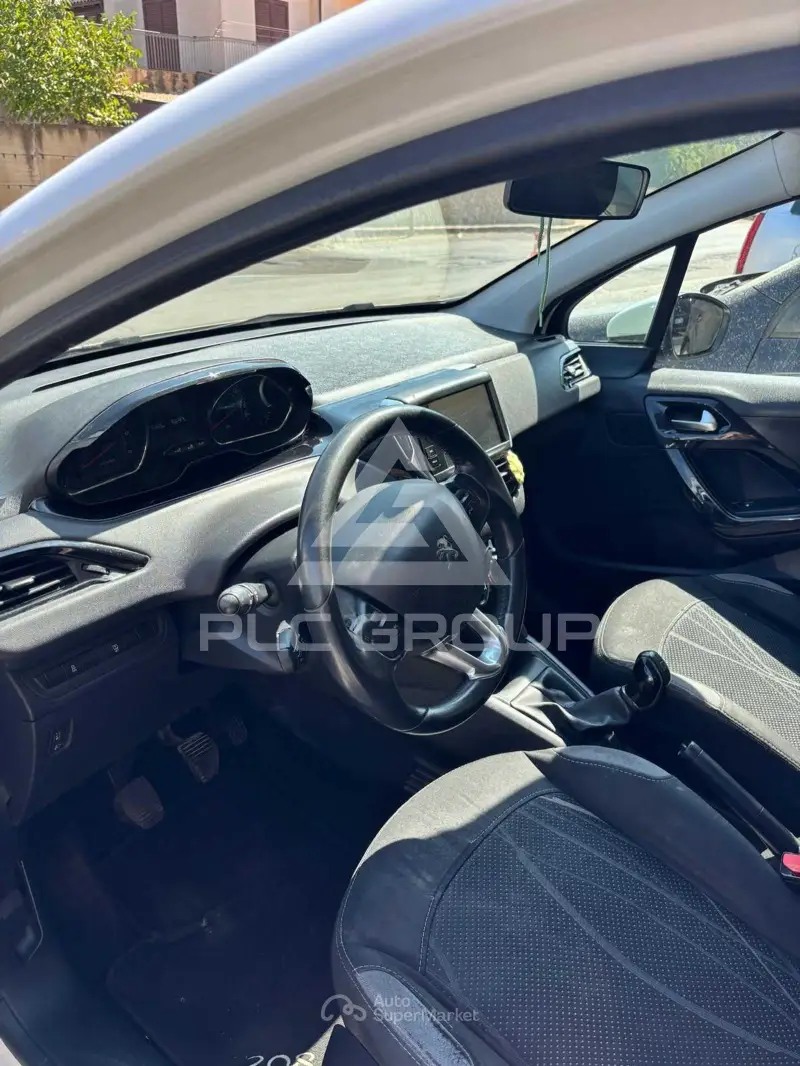 2015 Peugeot 208