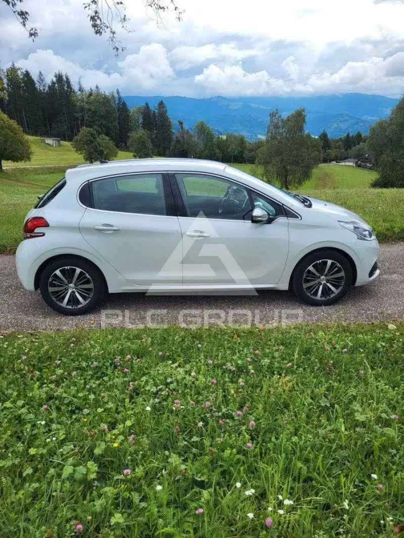 2015 Peugeot 208