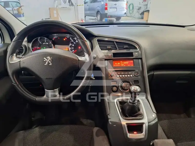 2015 Peugeot 5008