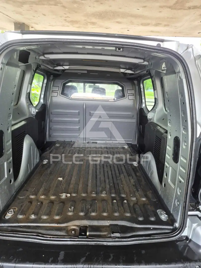 2015 Peugeot Partner