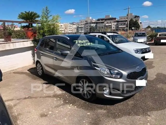 2015 KIA Carens
