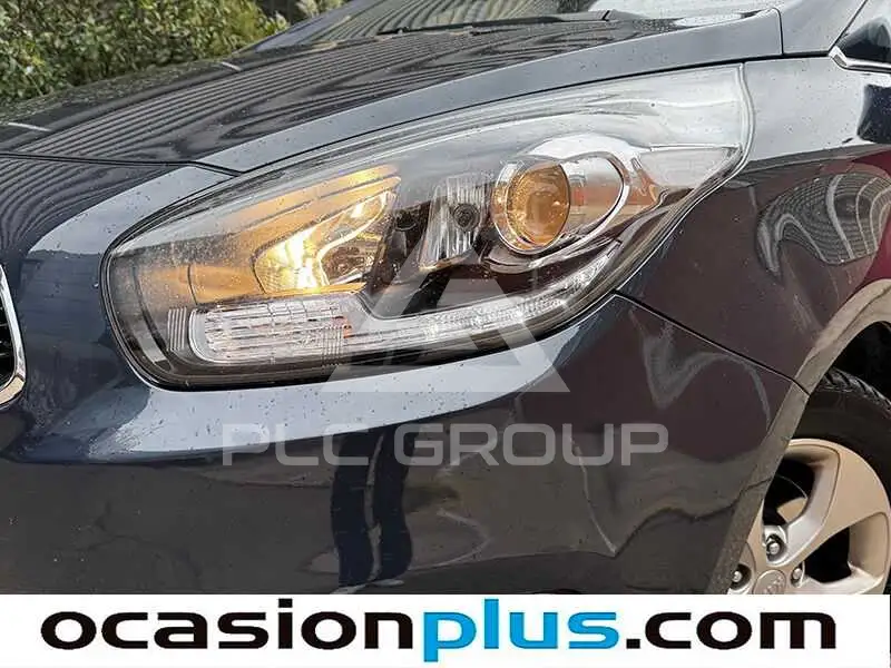 2015 KIA Carens