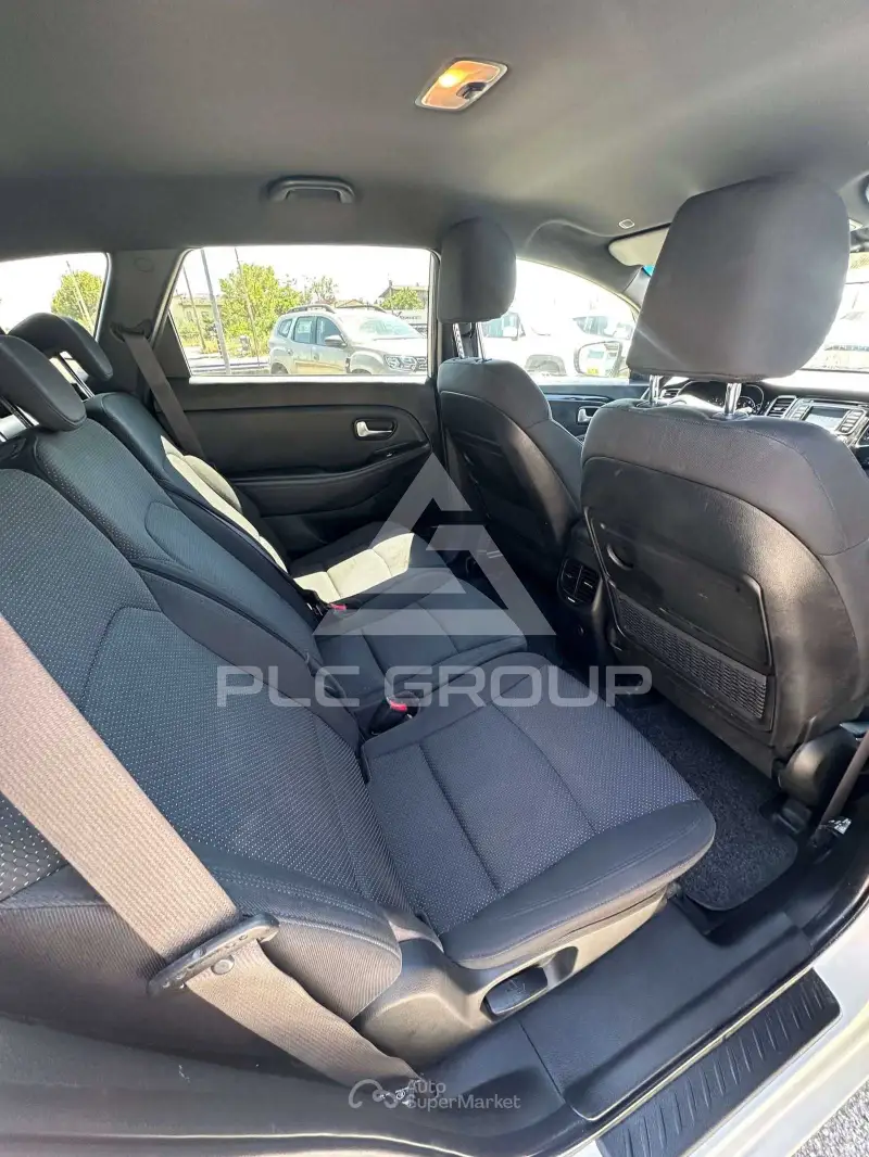 2015 KIA Carens