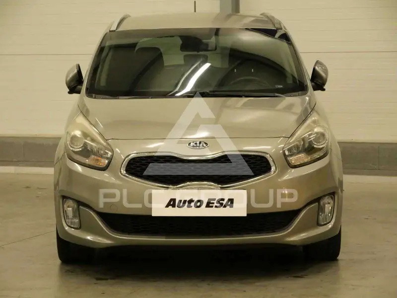 2015 KIA Carens