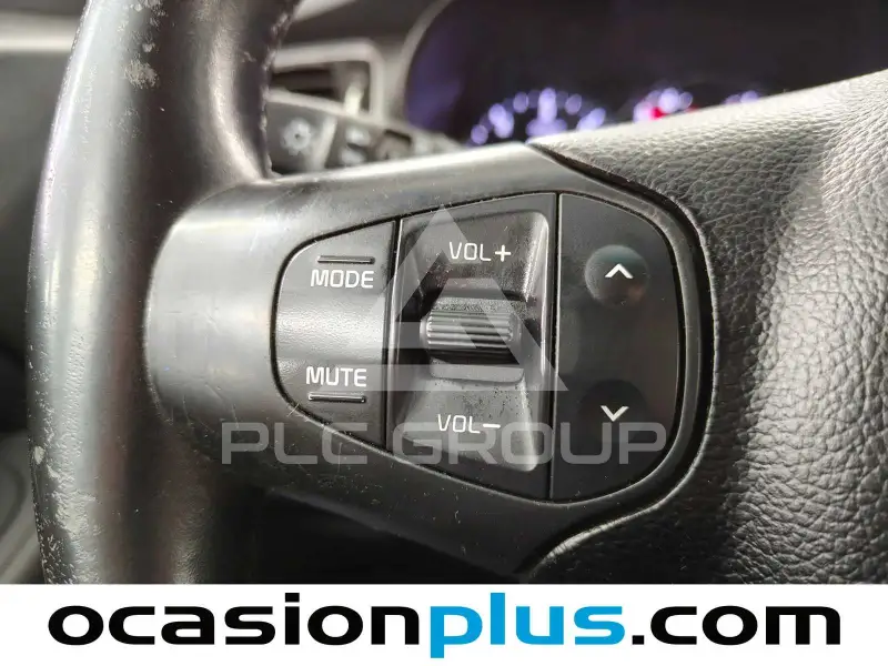 2015 KIA Carens