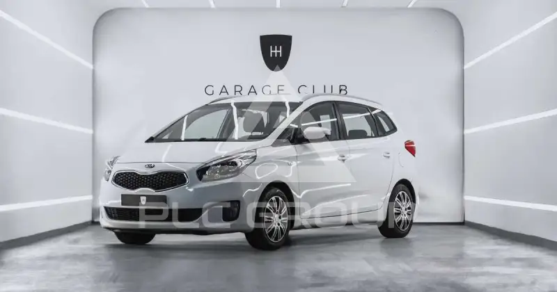2015 KIA Carens