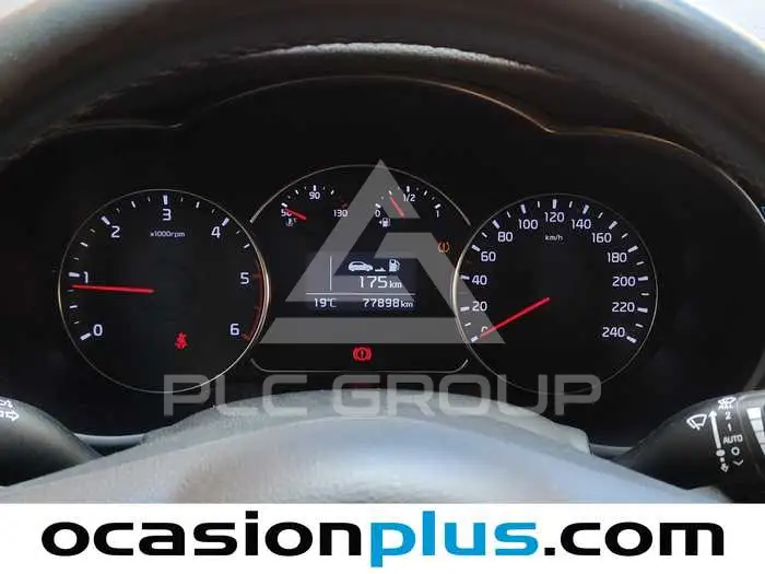 2015 KIA Carens