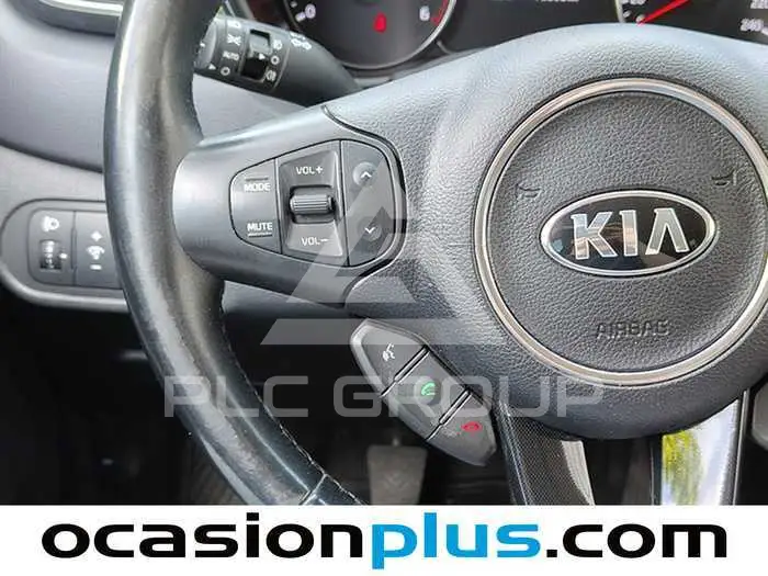 2015 KIA Carens