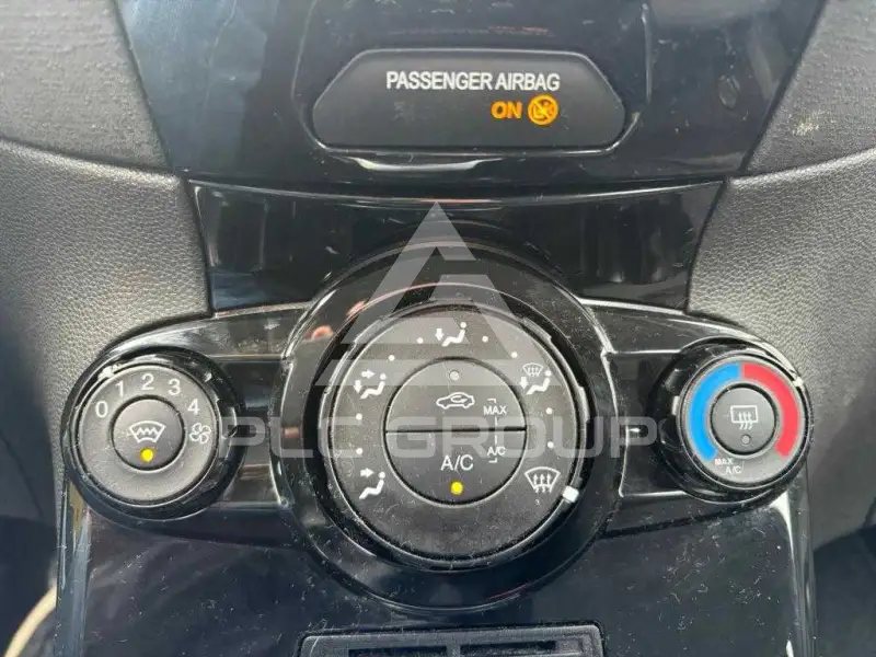 2015 Ford FIESTA