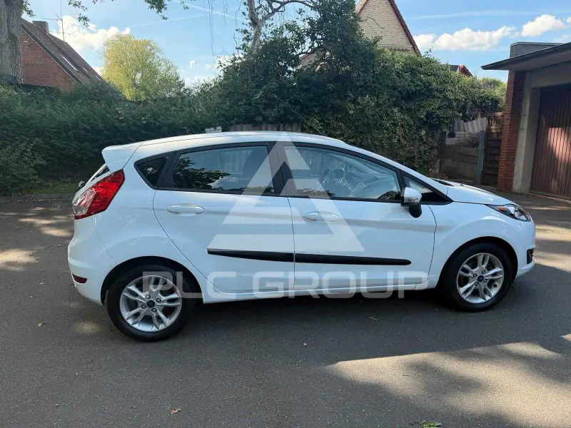 2015 Ford FIESTA