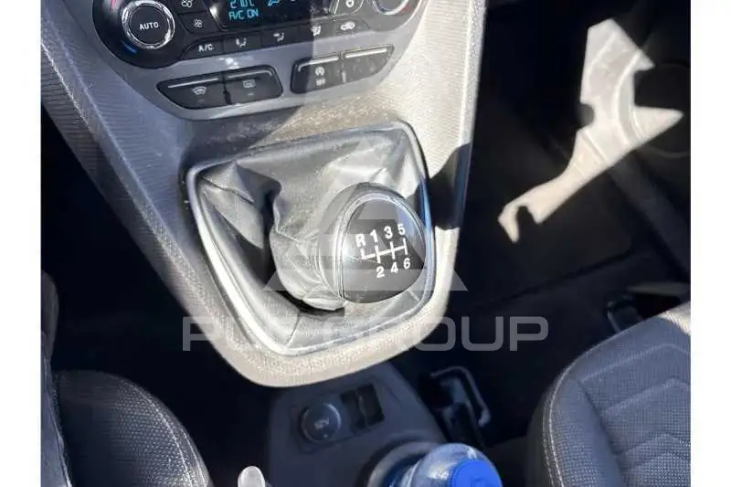 2015 Ford Tourneo