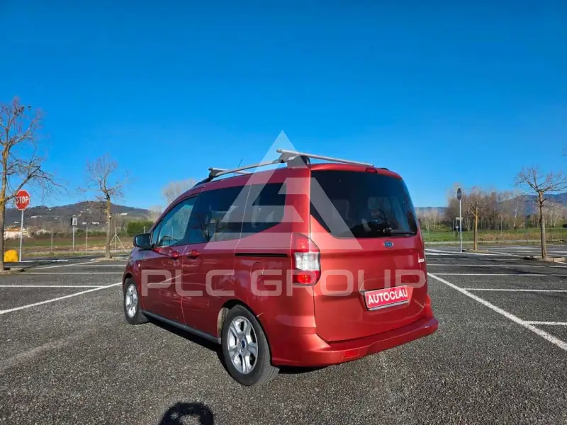 2015 Ford Tourneo