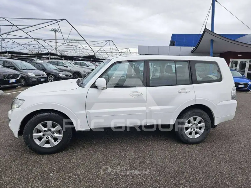 2016 Mitsubishi PAJARO