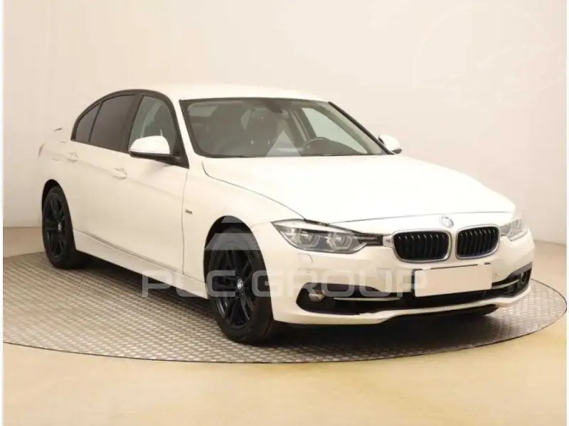 2016 BMW 330