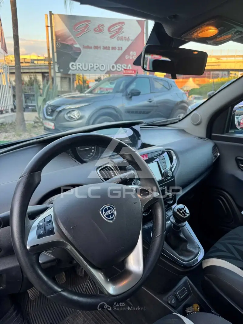 2016 Lancia YPSILON