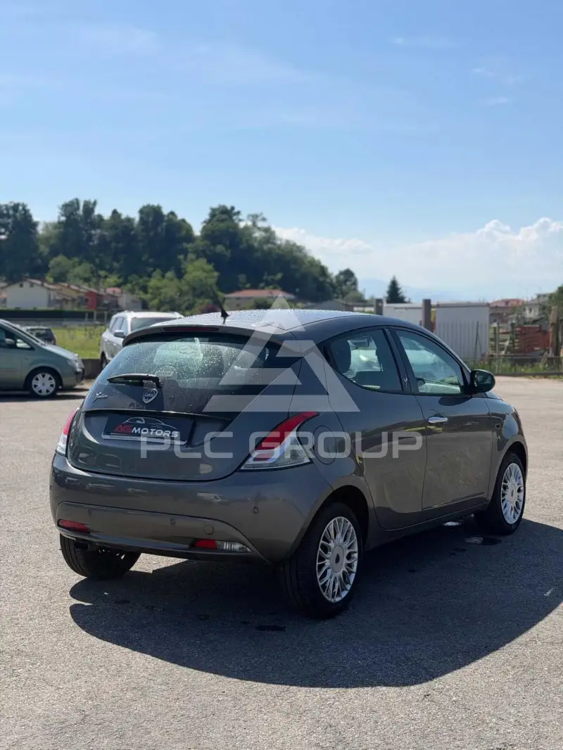 2016 Lancia YPSILON