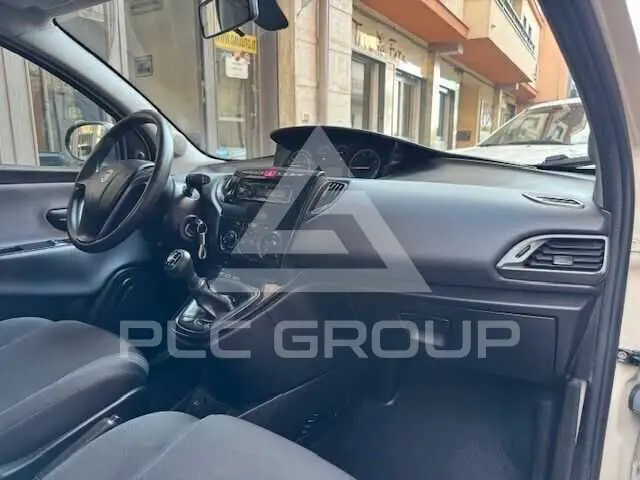 2016 Lancia YPSILON