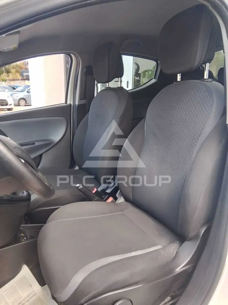 2016 Lancia YPSILON