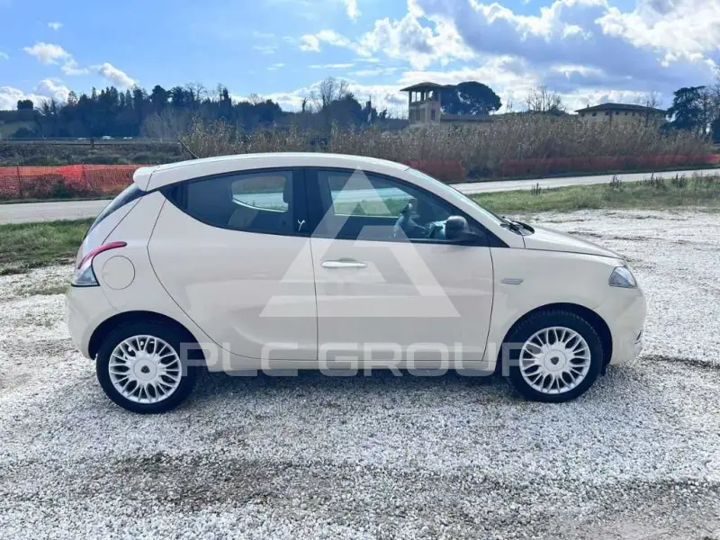 2016 Lancia YPSILON