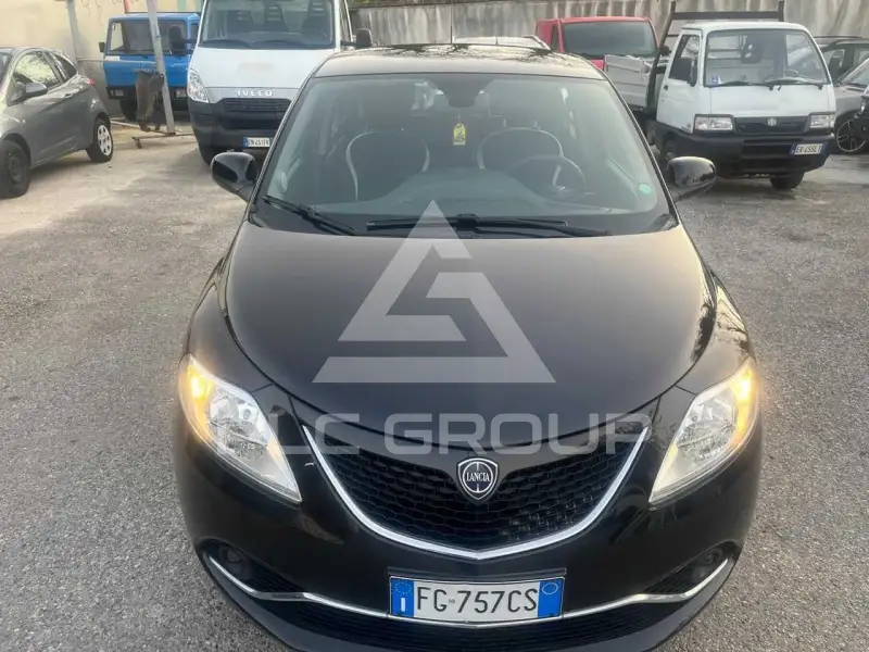 2016 Lancia YPSILON