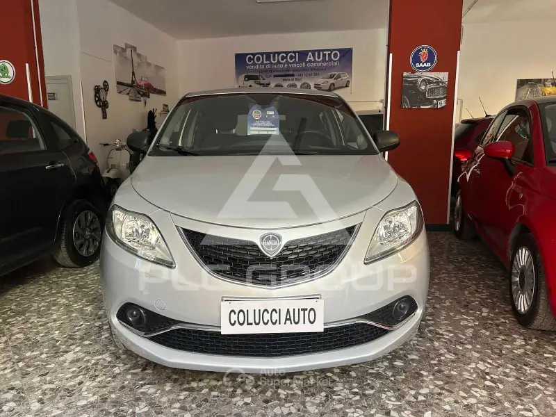 2016 Lancia YPSILON