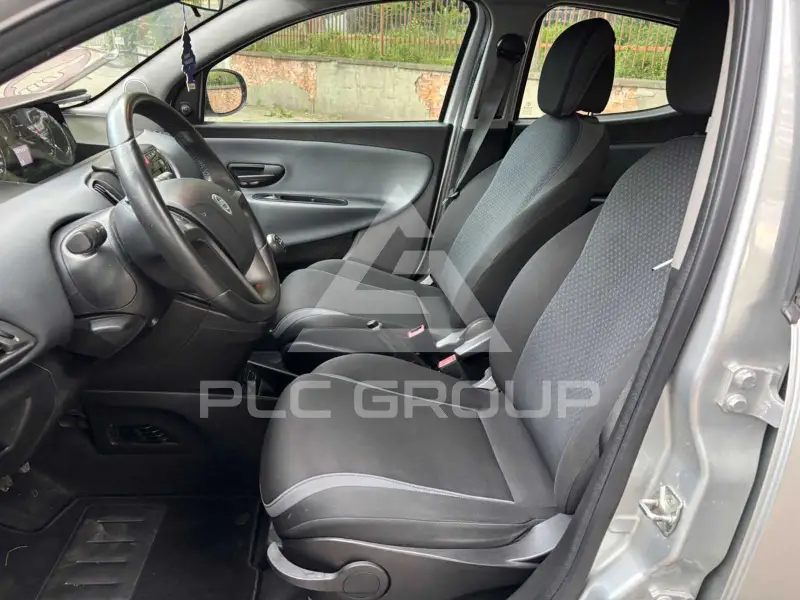 2016 Lancia YPSILON