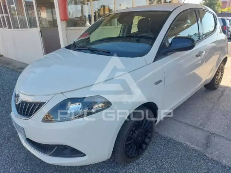 2016 Lancia YPSILON