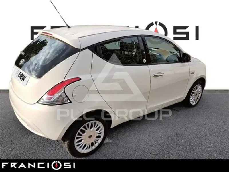 2016 Lancia YPSILON