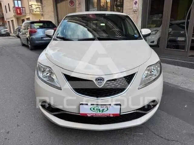 2016 Lancia YPSILON