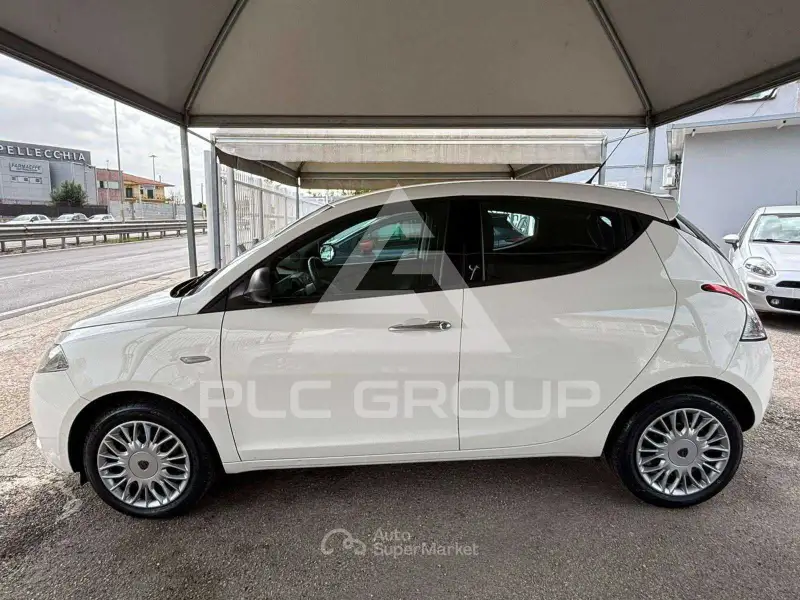 2016 Lancia YPSILON