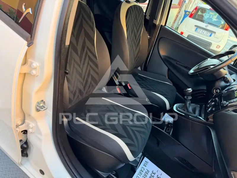 2016 Lancia YPSILON