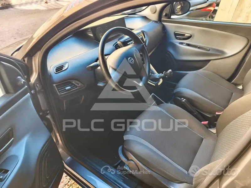 2016 Lancia YPSILON
