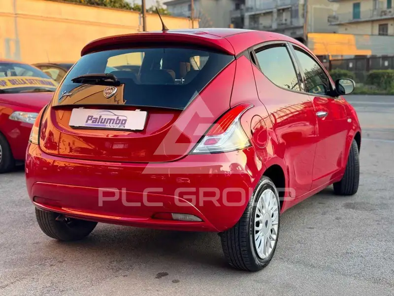 2016 Lancia YPSILON