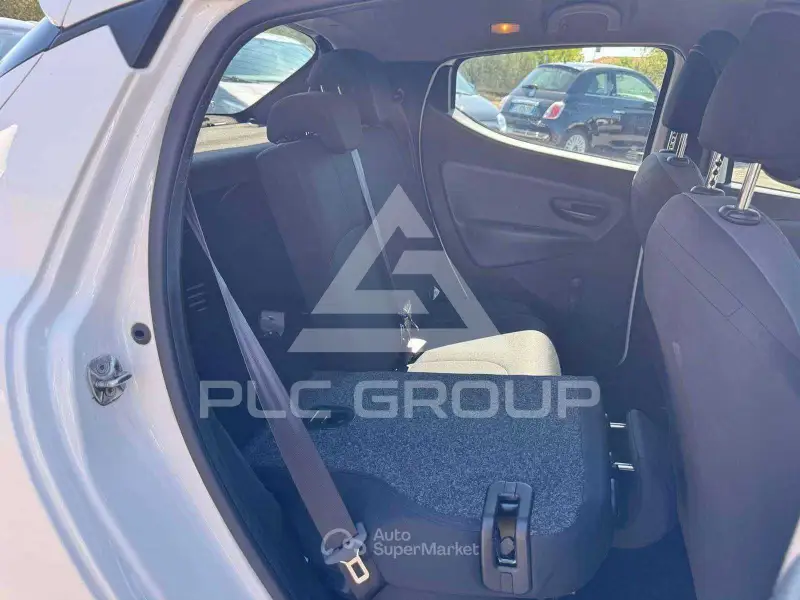 2016 Lancia YPSILON