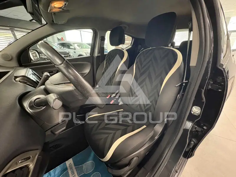 2016 Lancia YPSILON