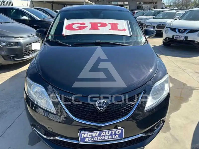 2016 Lancia YPSILON