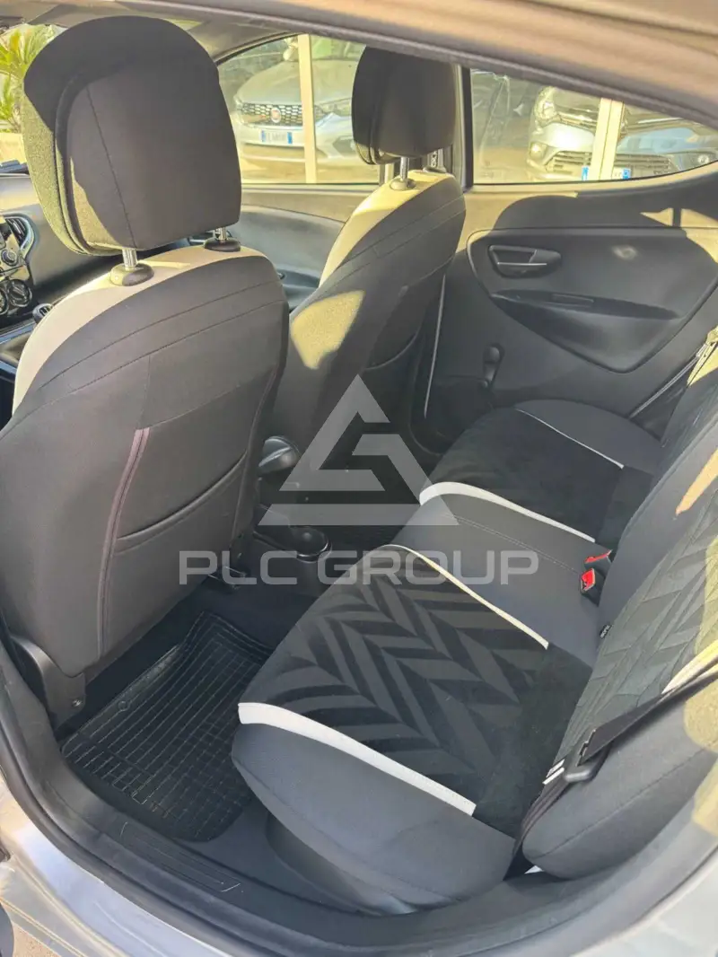 2016 Lancia YPSILON