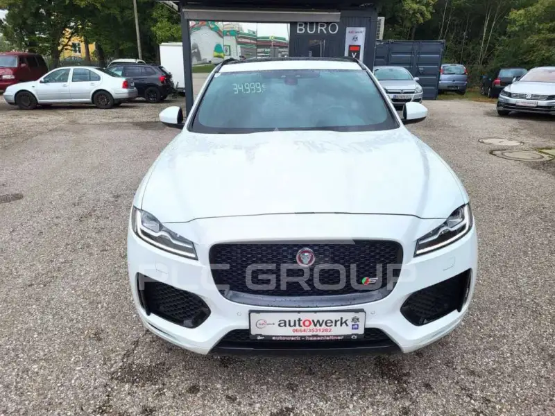 2016 Jaguar F-PACE