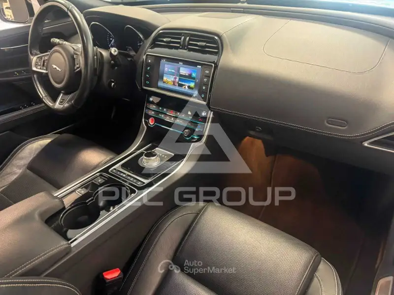 2016 Jaguar XE