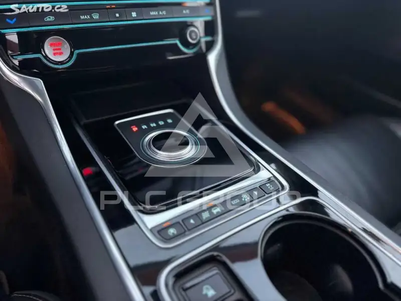2016 Jaguar XE