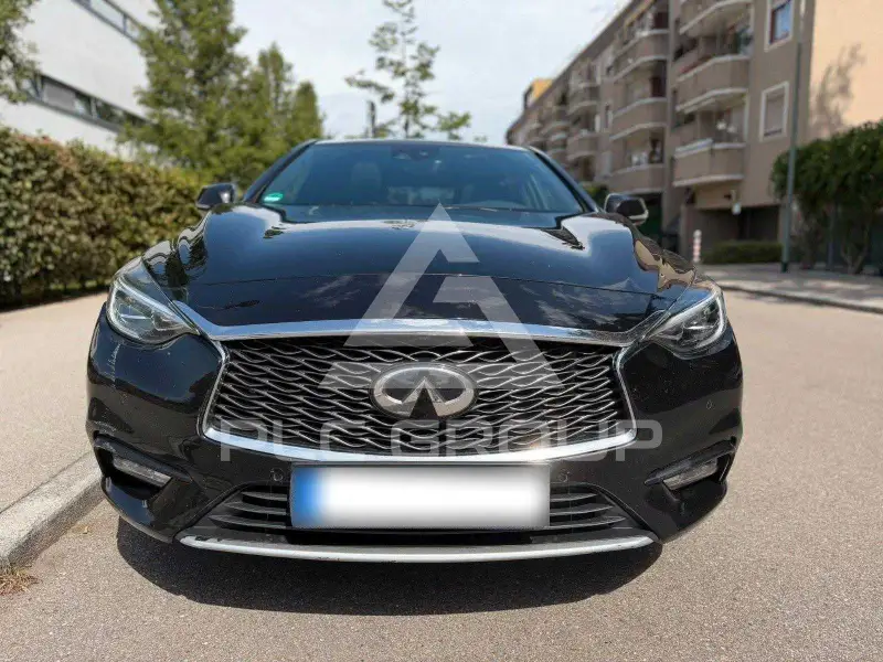 2016 Infinity Q30