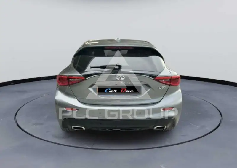 2016 Infinity Q30